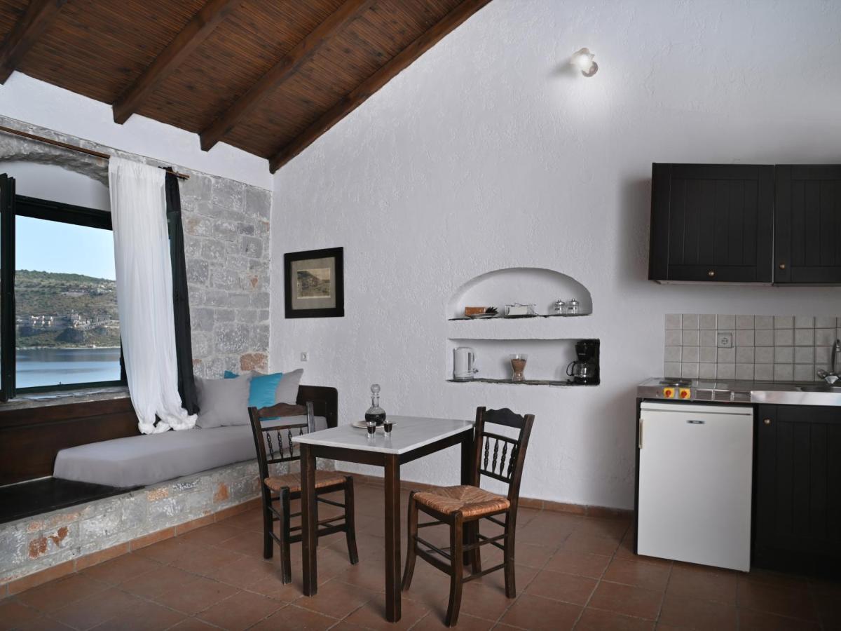 Selana Studios Néon Oítilon Dış mekan fotoğraf