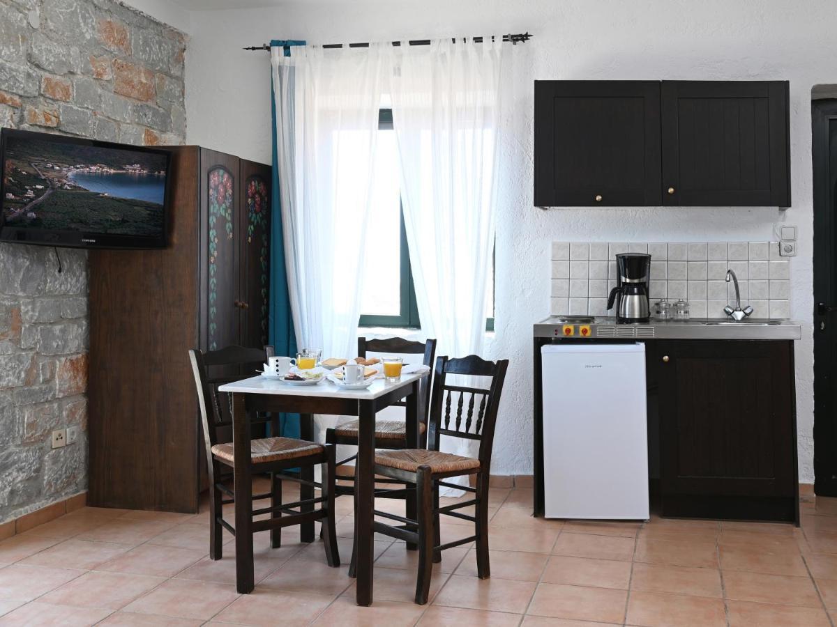 Selana Studios Néon Oítilon Dış mekan fotoğraf