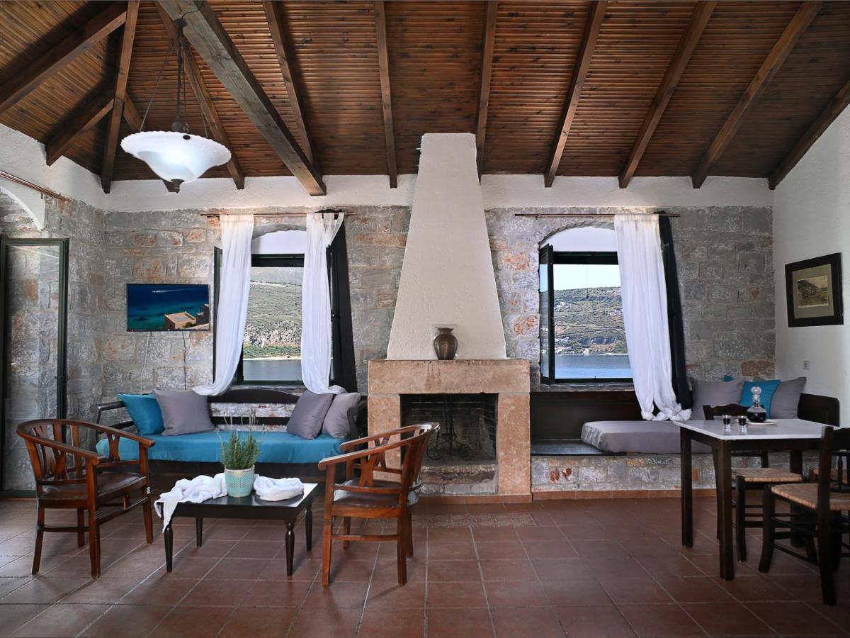 Selana Studios Néon Oítilon Dış mekan fotoğraf