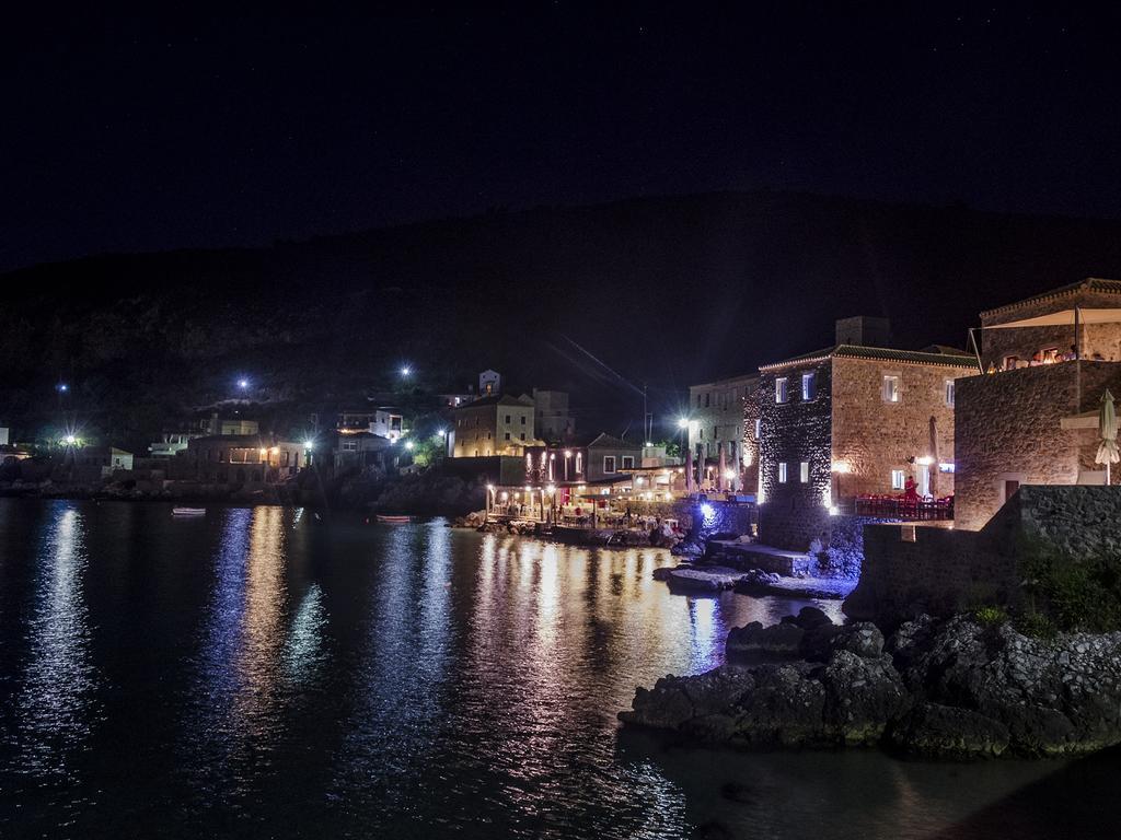 Selana Studios Néon Oítilon Dış mekan fotoğraf
